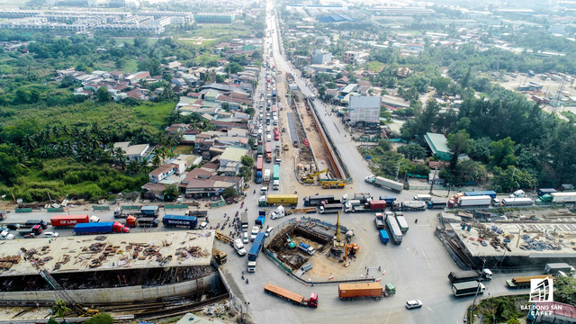 Nút giao thông Mỹ Thủy đang được thi công phần hầm chui và cầu trên cao.