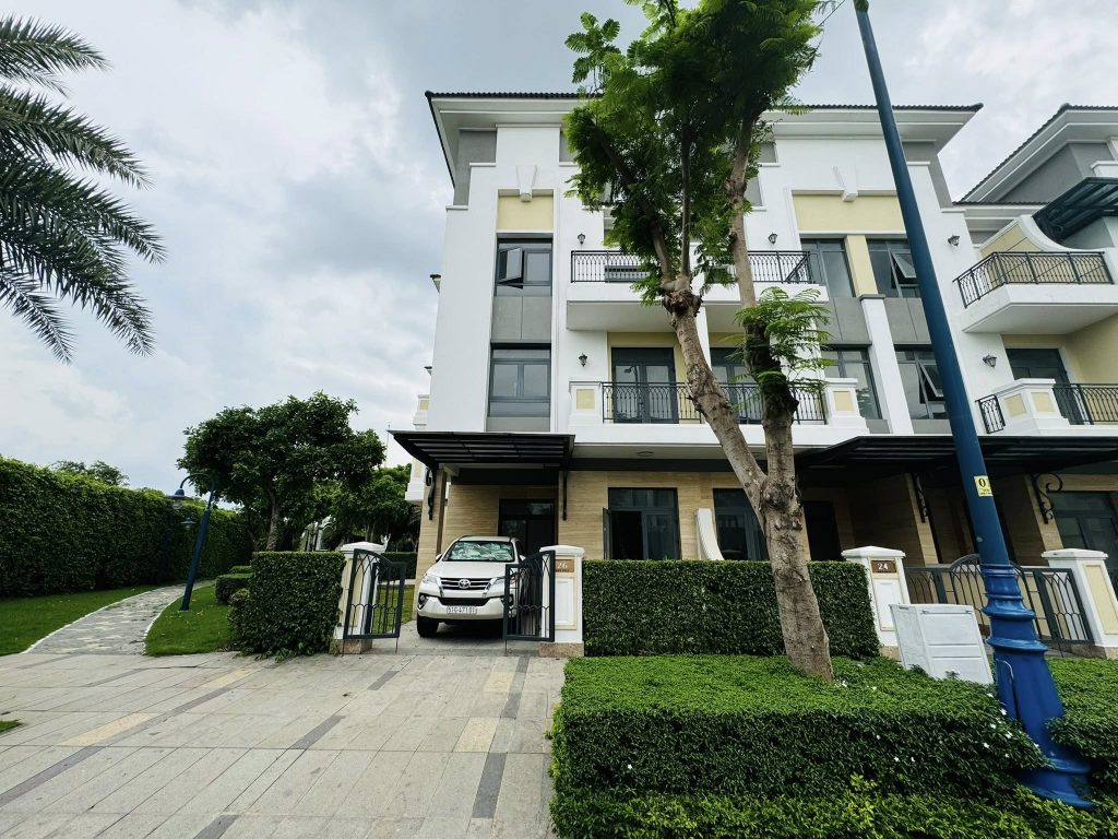 Mặt tiền căn góc Verosa Park Khang Điền